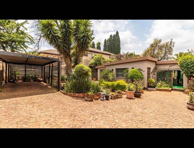 4 BEDROOM HOUSE FOR SALE IN KEMPTON PARK EXT 05